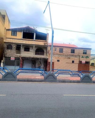 Vendo terreno com imóvel antigo com 560m2 na Av. 28 de Março