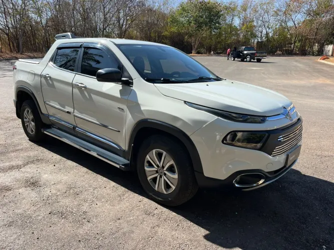 Fiat Toro Freedom 2.0 16V 4X2 TB Diesel Mec. 2017