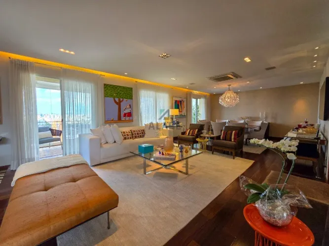 Cobertura em Campo Belo com 4 quartos, sendo 4 suítes , 8 vagas e depósito - 386m²
