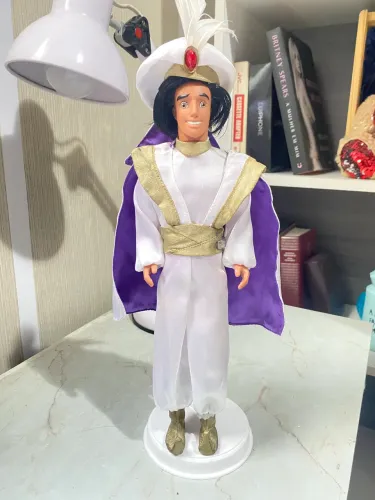Boneco Aladdin cabelo em fibra