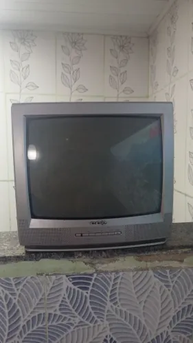 Vendo uma televisão imagem linda mas é antiga em perfeitas condições
