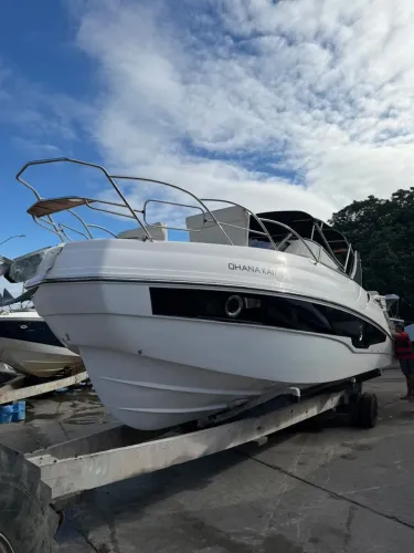 Lancha Coral 32WA - Motor de Popa! Excelente 
