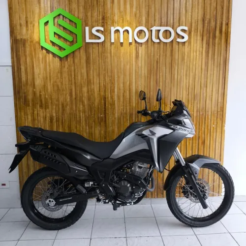 Honda XRE Sahara 300 2700 km 