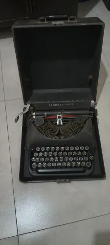 Máquina de Escrever Remington Rand Antiga Vintage com Maleta - Colecionador