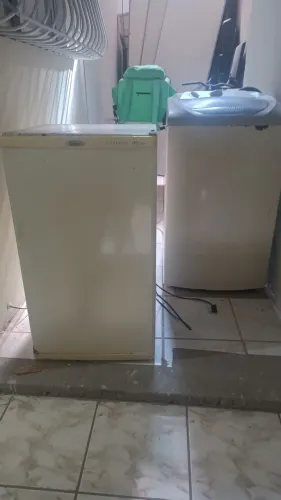 Frigobar 120 l e Máquina de lavar roupa 6kg