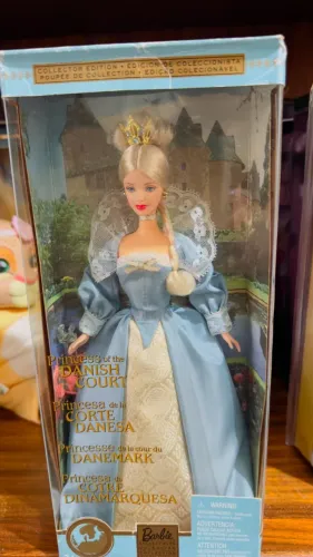 BARBIE COLLECTOR - DANISH COURT - NRFB