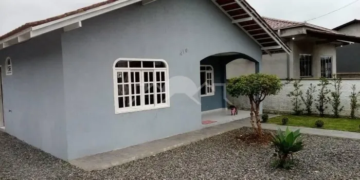 CASA COM 02 DORMITÓRIOS NO PARANAGUAMIRIM!