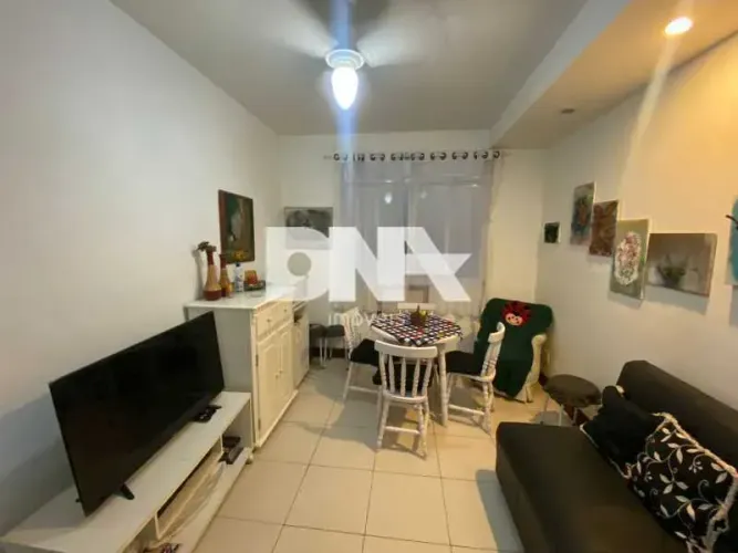 Excelente apartamento de 2 quartos em Copacabana Posto 6