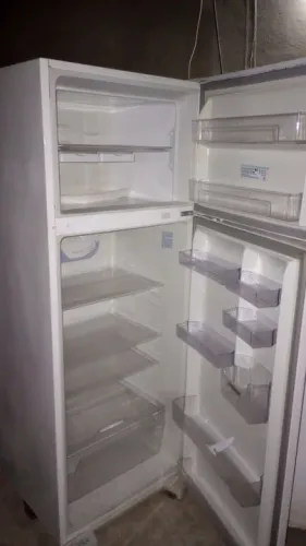 Conserto, manutenção,reparo, serviço de geladeira,ar condicionado, freezer, bebedouro.