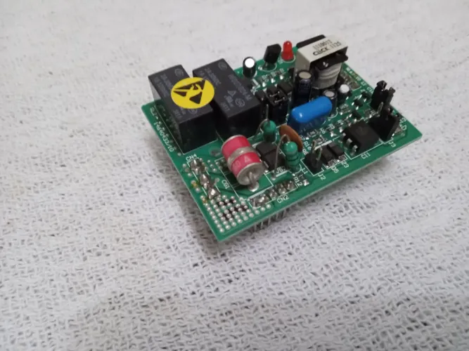 Placa p/1 (um)tronco central telefônica de PABX Intelbras modelo modulare .