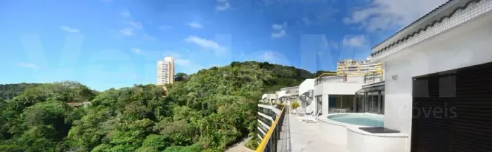Cobertura A VENDA no condomínio Sorocotuba I - Guarujá.