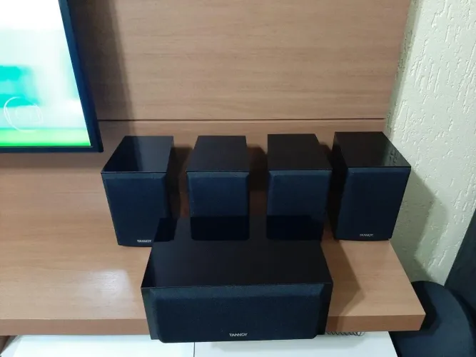 CAIXAS ACÚSTICAS SATÉLITES TANNOY  100W cada