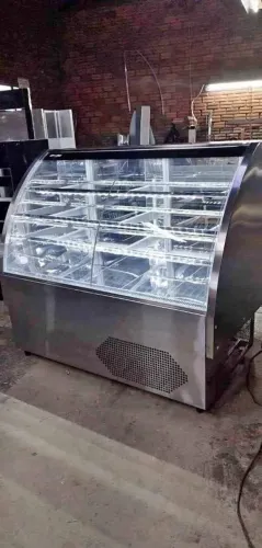 Confeitaria vitrine Refrigerada Suprema Chimafrio - Marcos