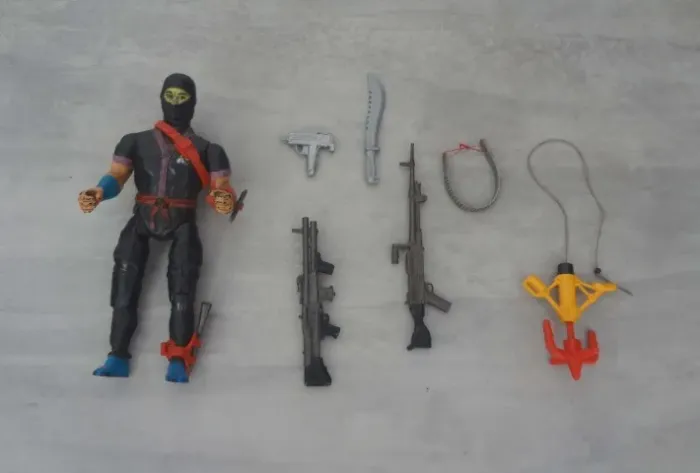 Boneco Ninja Dragão Negro e Acessórios Rambo Glasslite Anos 80