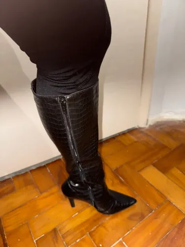 Bota Feminina Cano Longo Preta Croco