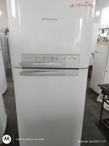 REFRIGERADOR ELECTROLUX DFN49 220V