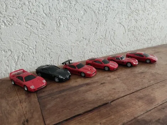 Kit 6 Carrinhos Miniatura Ferrari V Power Scuderia Gtc Gtb F40 Challenge Gto (Usado) 