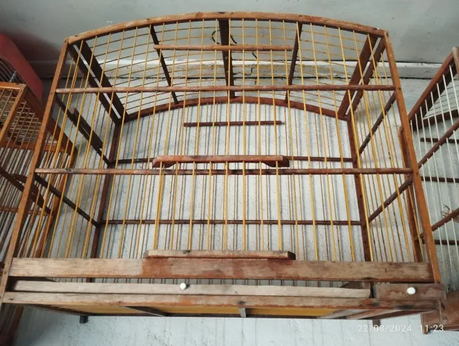 Vendo estas gaiolas e viveiro