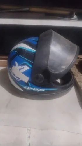 Capacetes variados - R$ 70 cada unidade