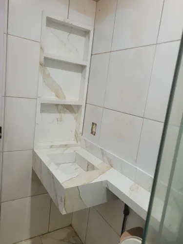 Pia esculpida em porcelanato sob medida