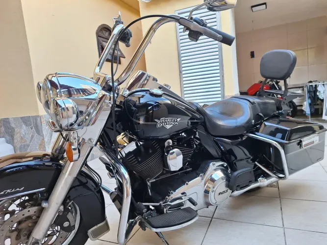 Harley Davidson ROAD KING troco parcelo no cartão aceito carro ou moto