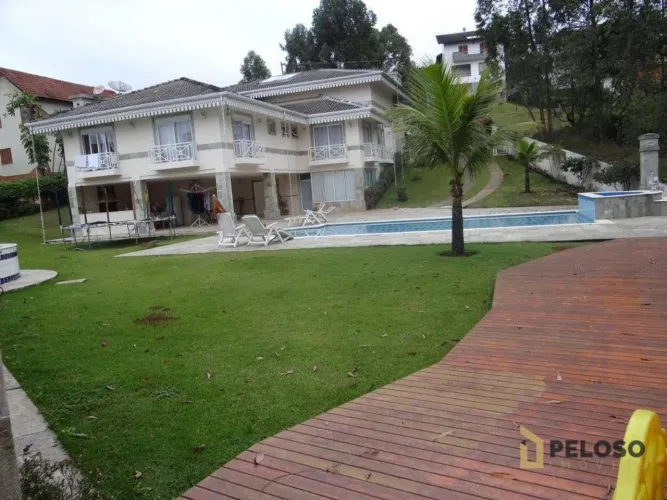 Sobrado em condomínio fechado | 650m² | 4 suítes | 8 vagas - Serra da Cantareira - Mairipo