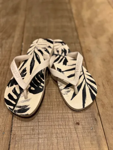 chinelo havaianas aloha bege 37/38 quase nunca usada, sem nenhuma avaria