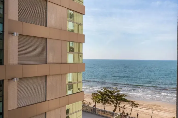 Apartamento 4 suítes no Edifício La Belle 196m² a 60m do mar em Meia Praia, Itapema