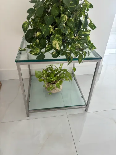 Mesa de canto em vidro 