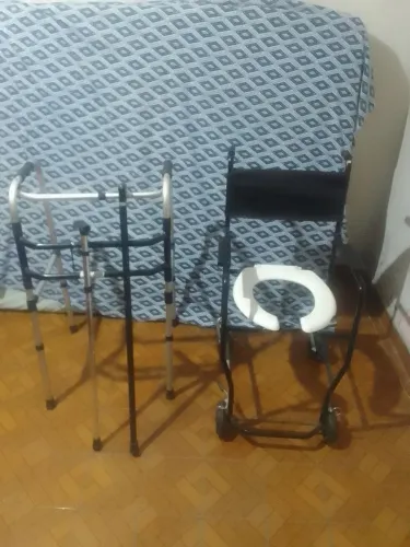 Cadeira de Banho com Rodas - Conforto e Mobilidade