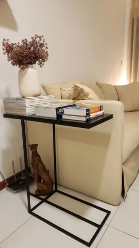 Mesa lateral em aço carbono + vidro TOK&STOK