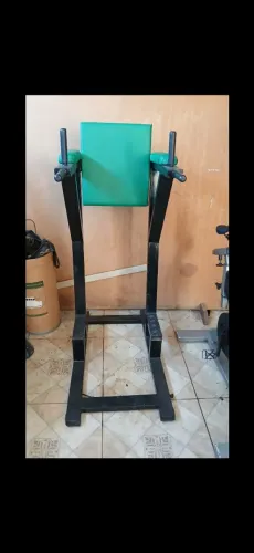 Paralela abdominal e exercicio para triceps e peito