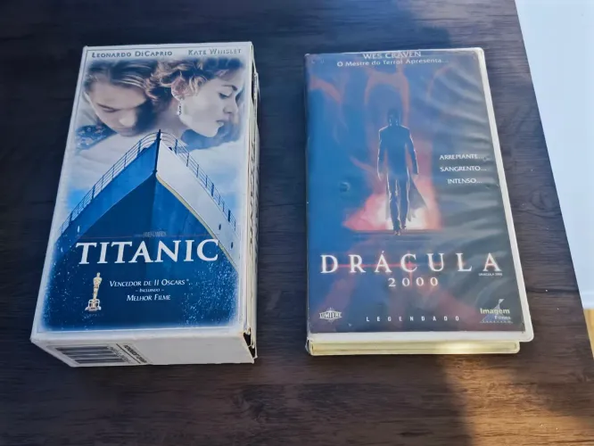 Lote com 2 VHS. Titanic legendado e Drácula 2000 legendado 