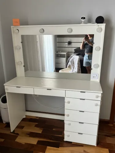 Penteadeira de madeira