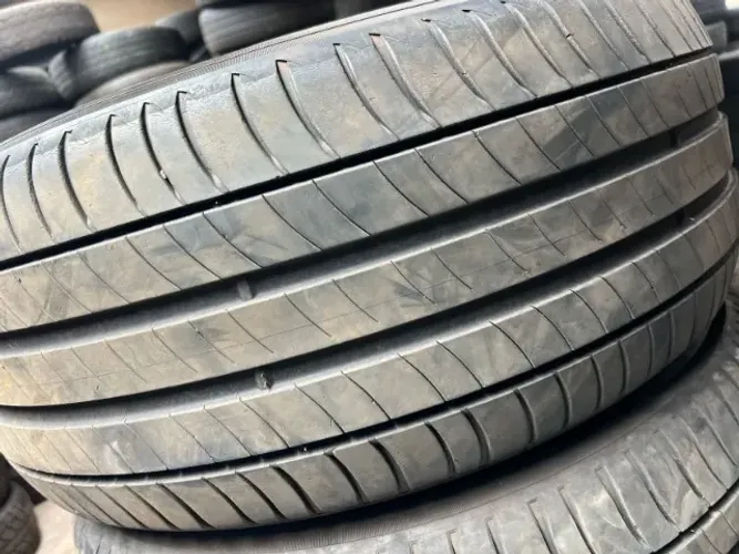 Pneu 245/55/17 Michelin  90 % Vida Util.