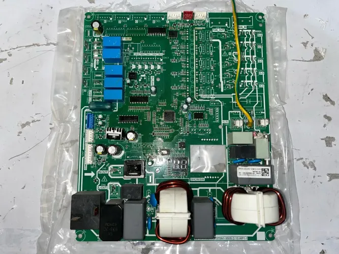 PLACA DE AR-CONDICIONADO (17122000002671) - Midea