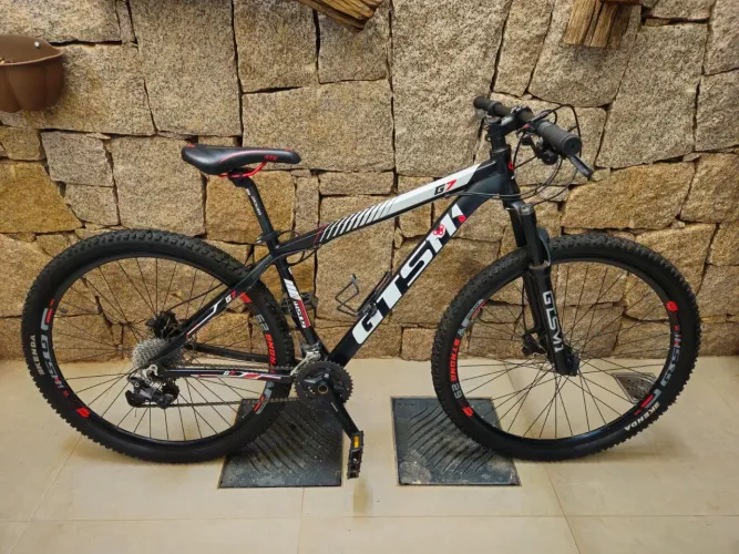 Bicicleta MTB GTSM1 Shimano Deore 20v