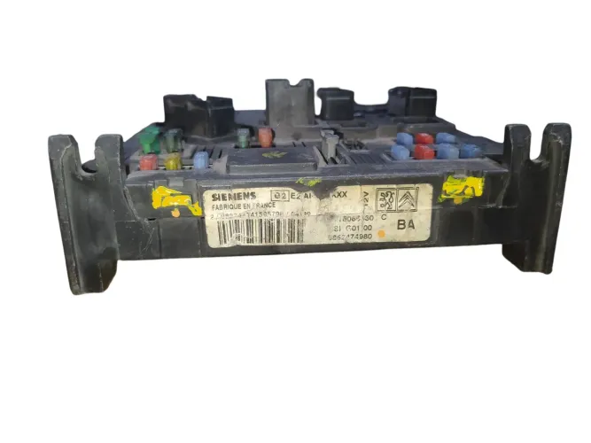 Caixa De Fusível Bsi Peugeot 206 207 A2c53240209 2004 A 2012