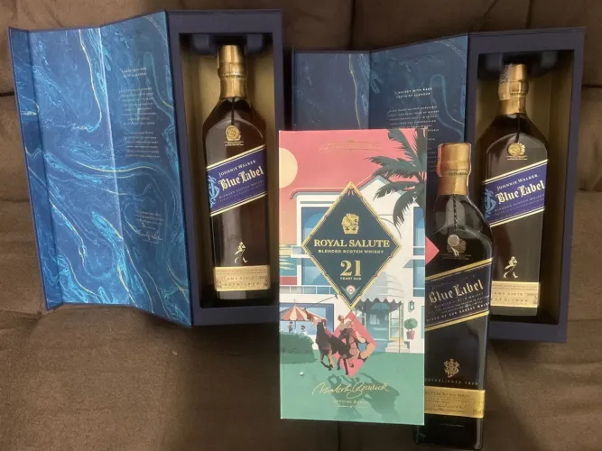 Whisky Johnnie Walker Blue Label e Royal Salute 21 anos