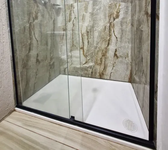 BOX COM BASE DE RESINA - SEMI NOVO