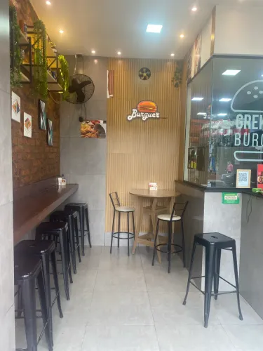 Vende se uma Hamburgueria e Frango Frito