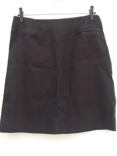 Brechó de vestidos e saias. Atenção local de entrega