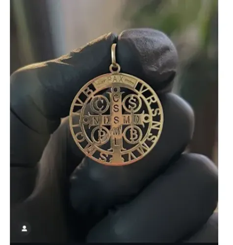 Pingente medalha em ouro 18k