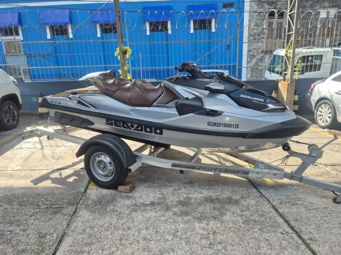 Jet ski gtx limited 300