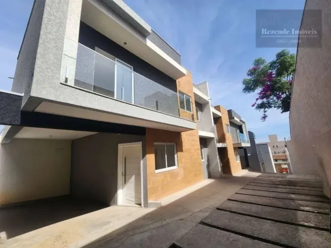Sobrado NOVO 4 no Portão!