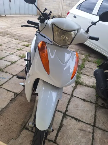 Honda Biz 100 2015, aceito troca e parcelo no cartão ou cheque