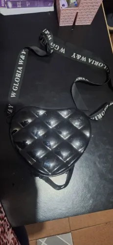 Bolsa feminina em formato de coração