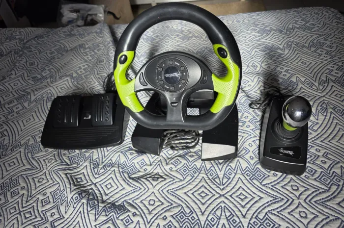 Vende - se volante Joystic Pro50 Xbox 360 E Pc Usb com pedais e câmbio