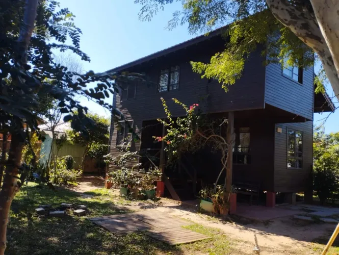 Casa de 02 quartos mobiliada no Rio Tavares