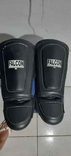 Caneleira muay thai falcon